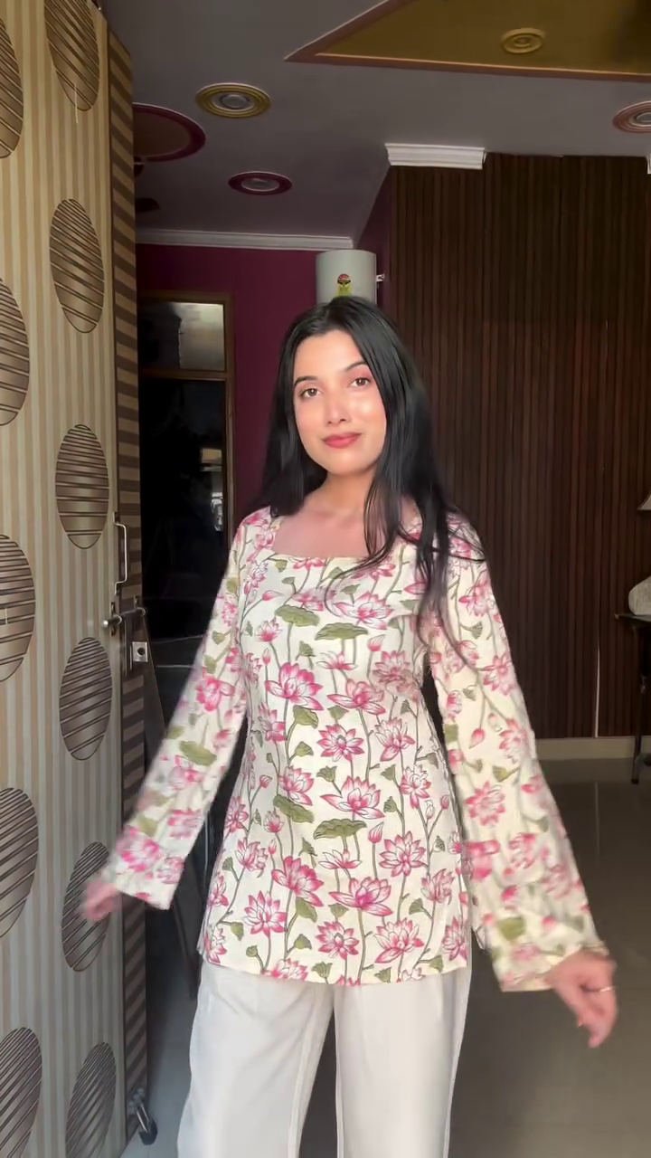 Women Maroon Printed Square Neck Kurta Palazzo Set - Image 9