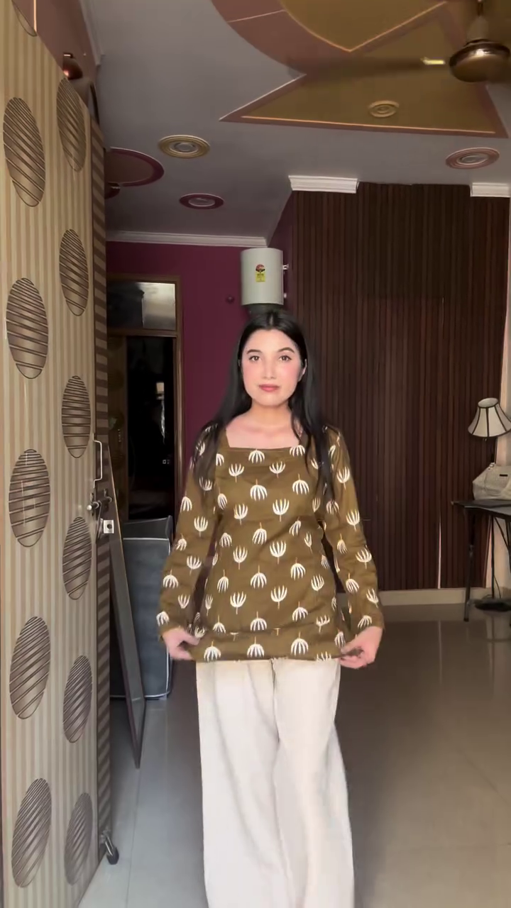 Women Maroon Printed Square Neck Kurta Palazzo Set - Image 5