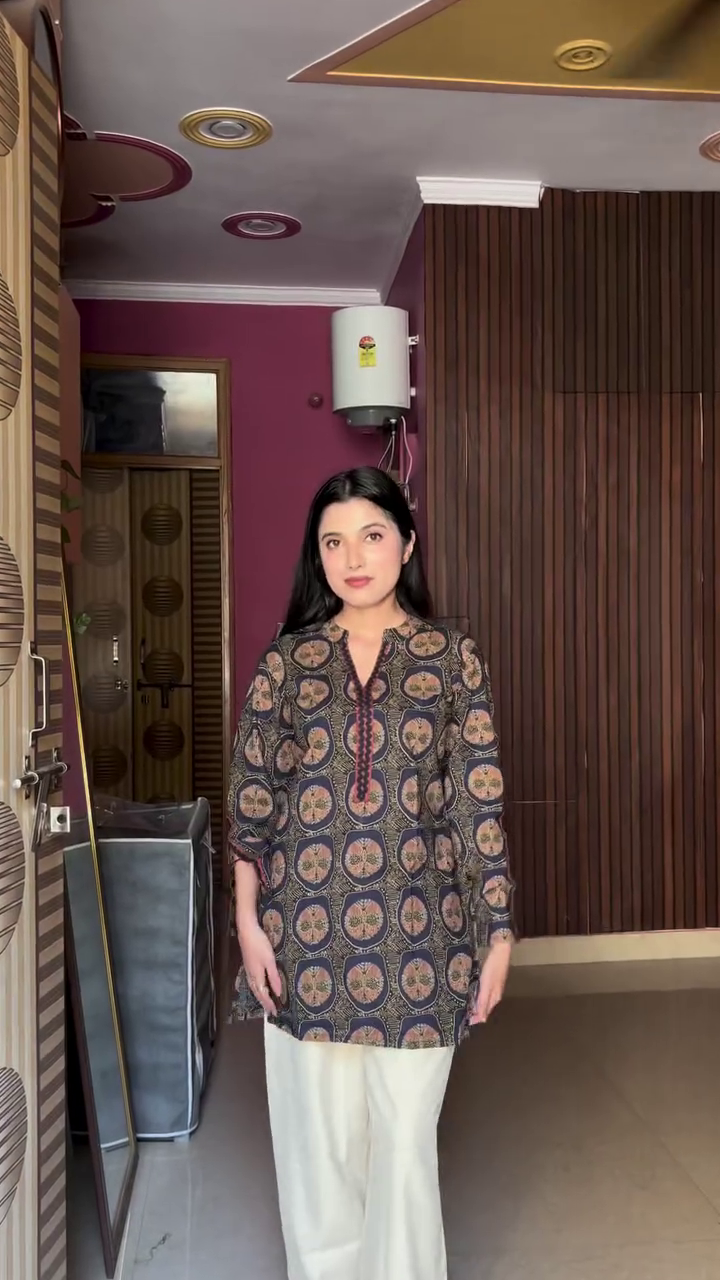 Women Maroon Printed Square Neck Kurta Palazzo Set - Image 4