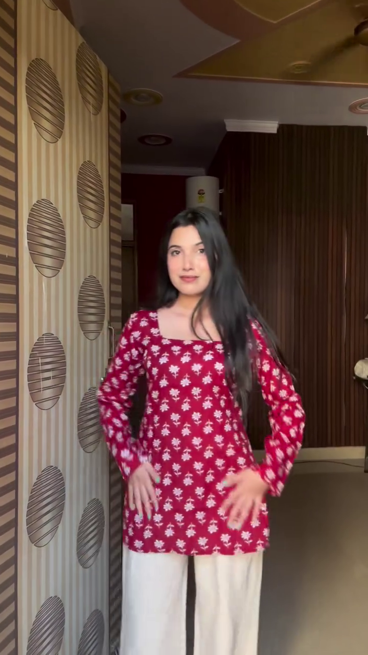 Women Maroon Printed Square Neck Kurta Palazzo Set - Image 17